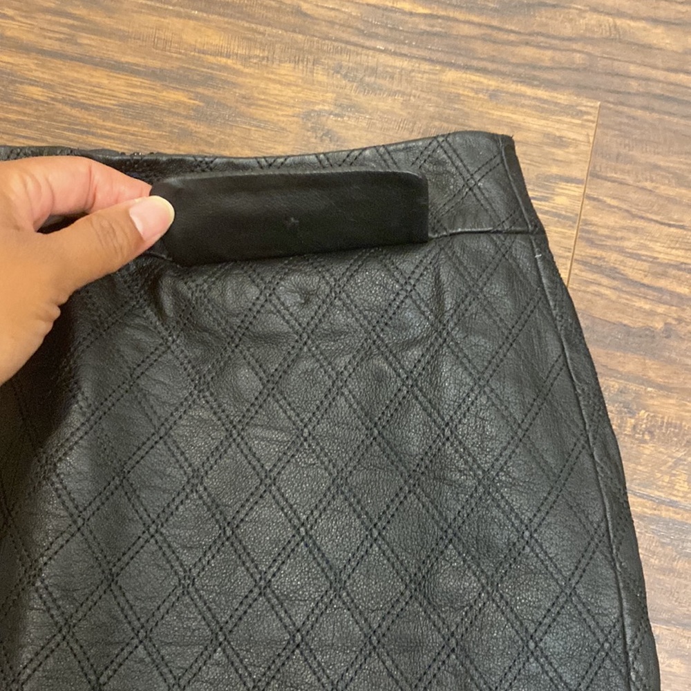 Chadwick’s grunge quilted black leather skirt Size 4P - Picture 10 of 12